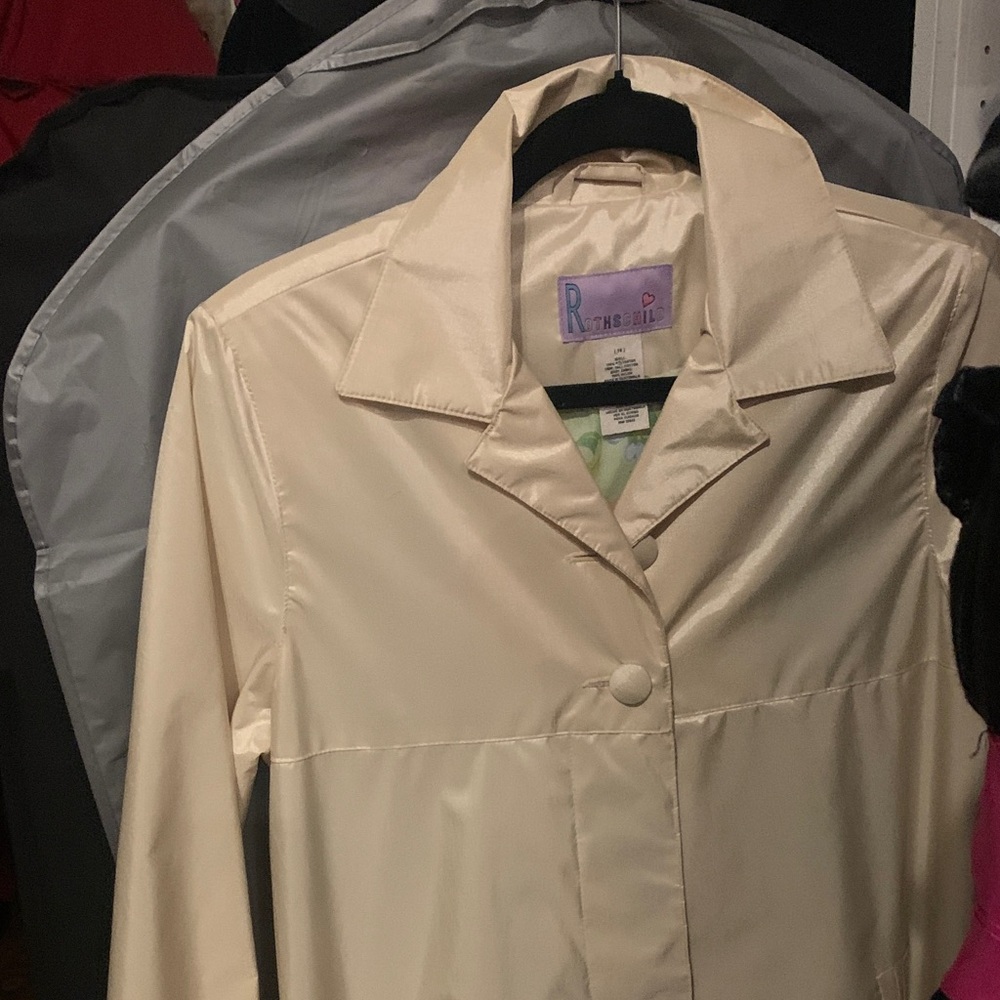 Rothschild Elegant Cream Coat